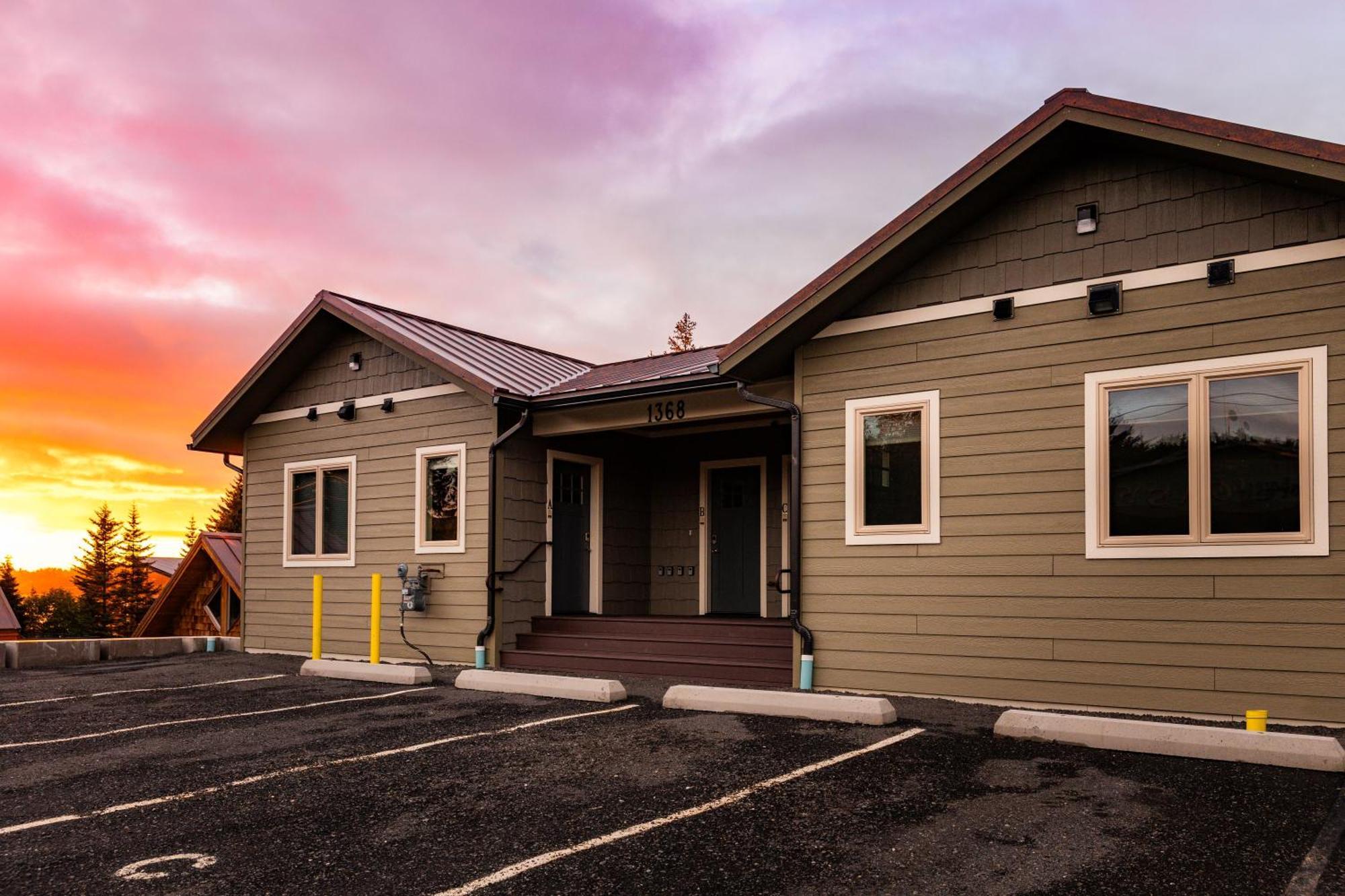 Lakeshore Lodging Suites Homer Exterior photo